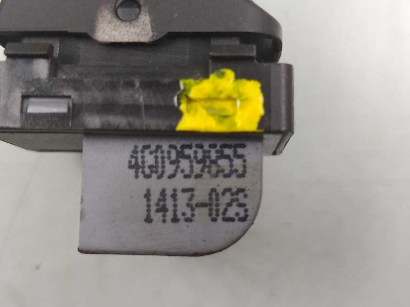 Recambio de mando elevalunas delantero derecho para audi a1 (8x) attraction referencia OEM IAM 4G0959855  