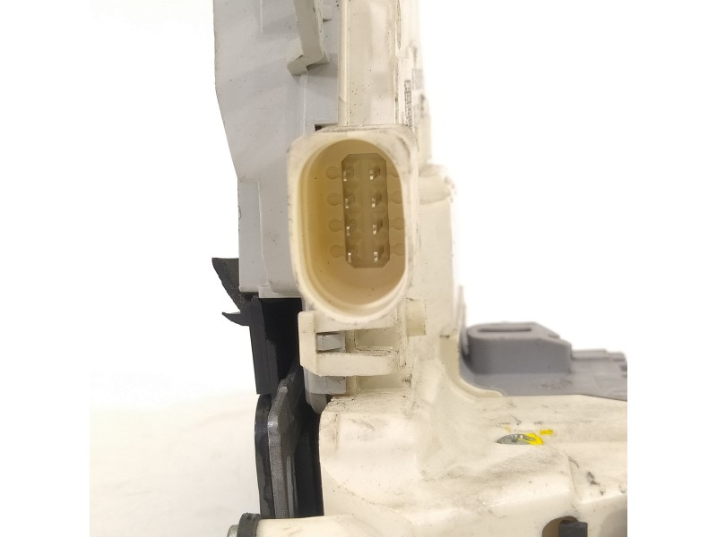 Recambio de cerradura puerta trasera izquierda para audi a3 sportback (8vf) basic referencia OEM IAM 4G0839015E  