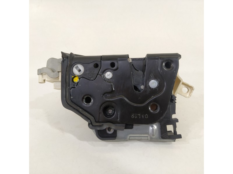 Recambio de cerradura puerta trasera izquierda para audi a3 sportback (8vf) basic referencia OEM IAM 4G0839015E  