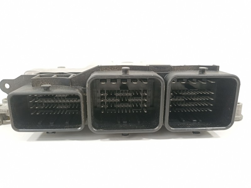 Recambio de centralita motor uce para ford fiesta (cb1) ambiente referencia OEM IAM AV2112A650GC 0281017831 