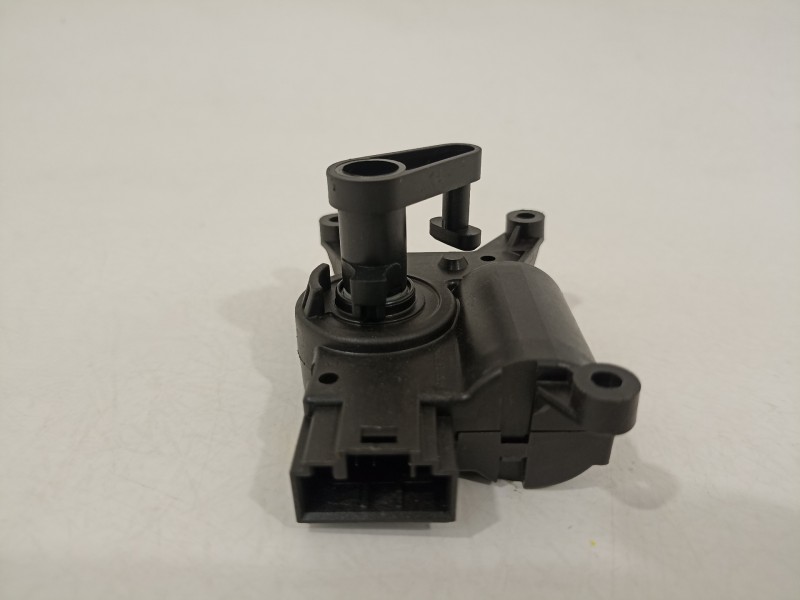 Recambio de motor apertura trampillas climatizador para volkswagen cc (358) basis bluemotiontech referencia OEM IAM 3193897  