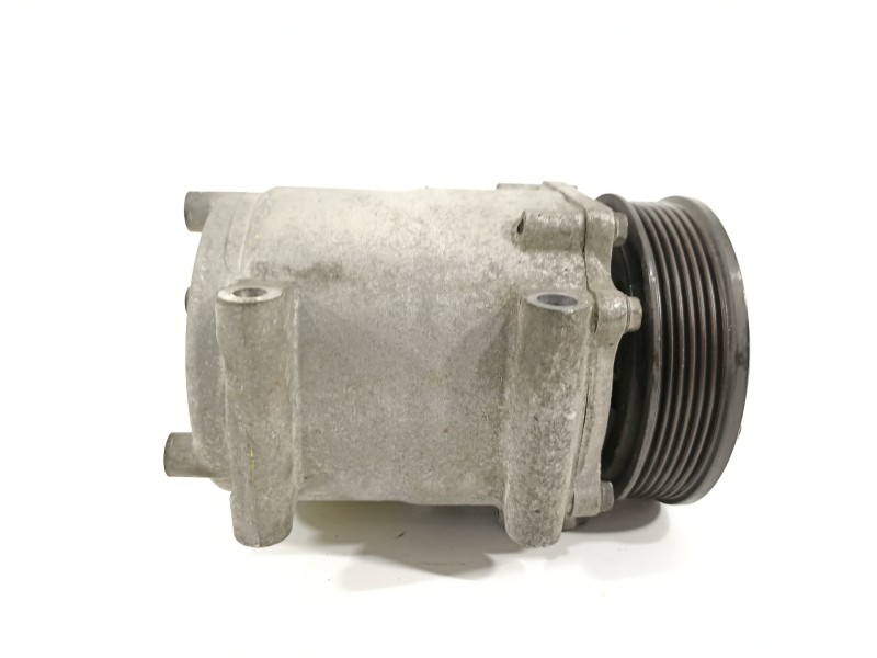 Recambio de compresor aire acondicionado para ford fiesta (cb1) ambiente referencia OEM IAM 8V5119D629DF  