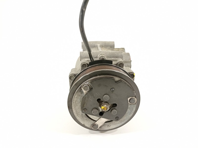 Recambio de compresor aire acondicionado para ford fiesta (cb1) ambiente referencia OEM IAM 8V5119D629DF  