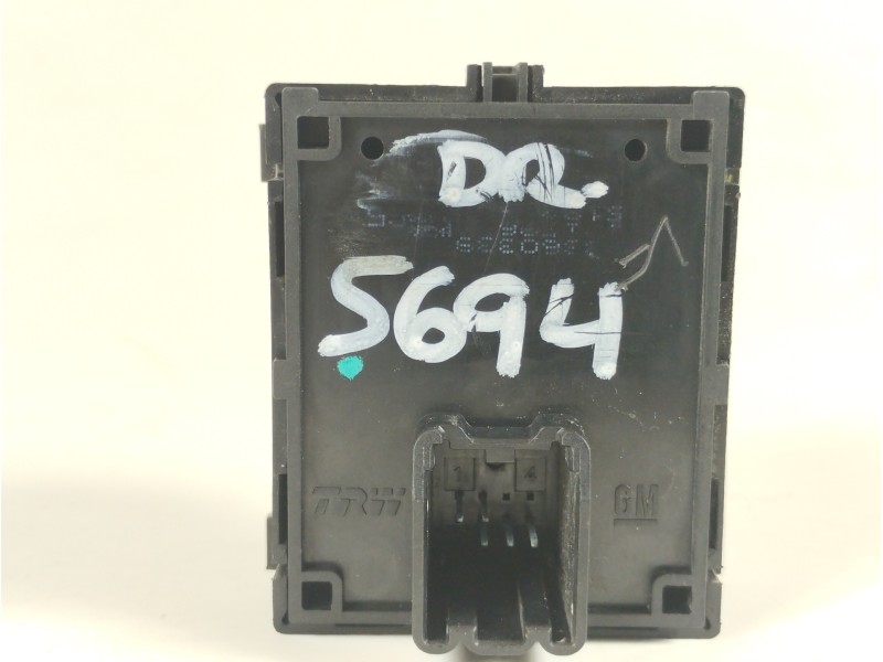 Recambio de mando elevalunas delantero derecho para opel adam glam ecoflex referencia OEM IAM 13360339  