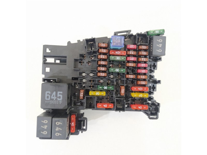 Recambio de caja reles / fusibles para audi a3 sportback (8vf) basic referencia OEM IAM 5Q0937615C  