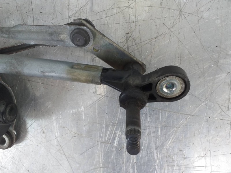 Recambio de motor limpia delantero para opel adam glam ecoflex referencia OEM IAM 13354342  