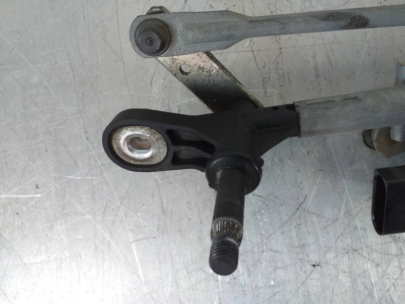 Recambio de motor limpia delantero para opel adam glam ecoflex referencia OEM IAM 13354342  