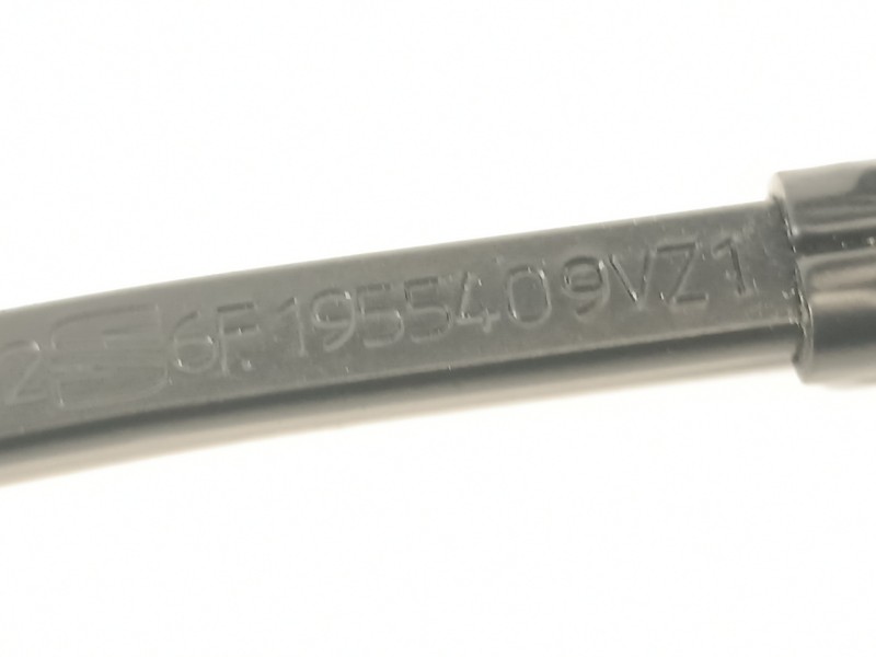 Recambio de brazo limpia delantero izquierdo para seat arona xperience referencia OEM IAM 6F1955409VZ1  