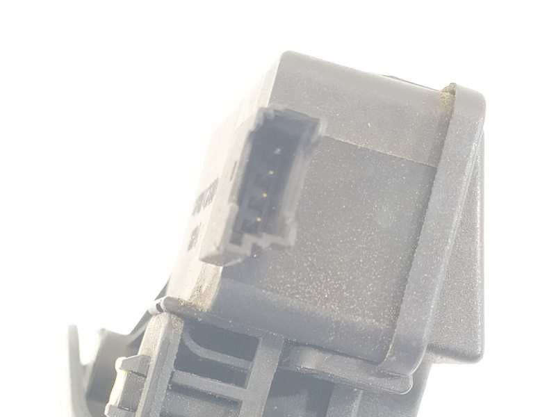 Recambio de cerradura maletero / porton para bmw serie 3 berlina (e90) 320d referencia OEM IAM 8196401  