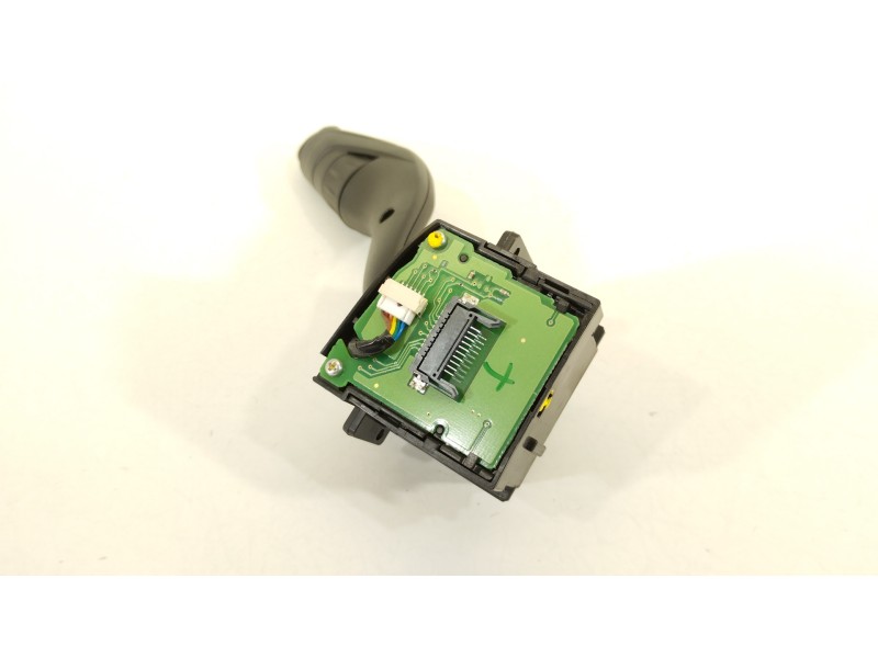 Recambio de mando limpia para ford focus lim. trend referencia OEM IAM AV6T17A553AE  