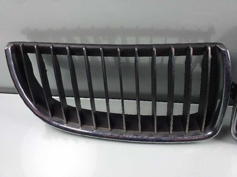 Recambio de rejilla delantera para bmw serie 3 berlina (e90) 320d referencia OEM IAM 7120010 7120009 