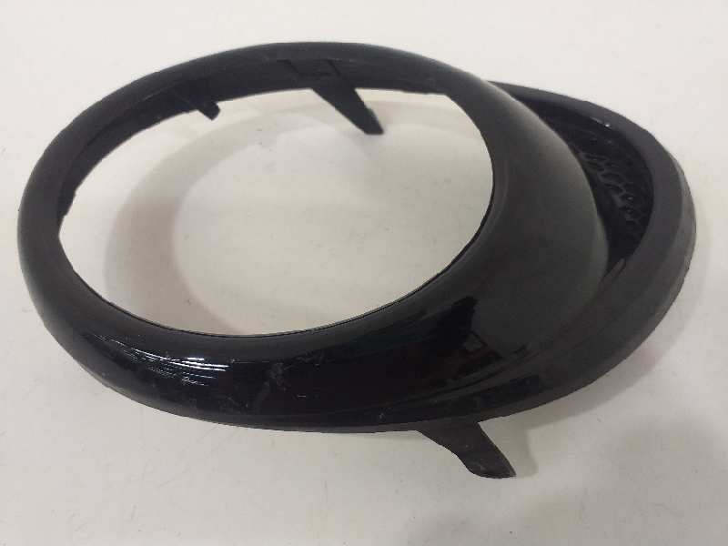 Recambio de rejilla paragolpes izquierda para opel adam glam ecoflex referencia OEM IAM   