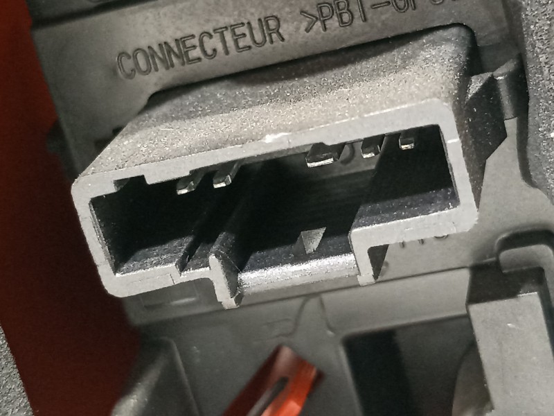 Recambio de piloto trasero derecho para peugeot 206+ básico referencia OEM IAM 9685618180  