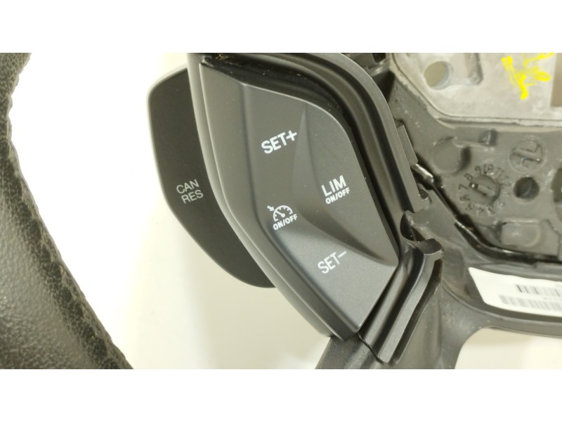 Recambio de volante para ford focus lim. trend referencia OEM IAM AM513600BF3ZHE AM5T9E740AB 