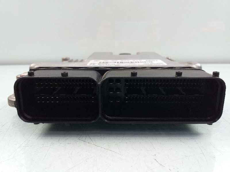 Recambio de centralita motor uce para opel insignia berlina cosmo referencia OEM IAM 55577619 0281017453 