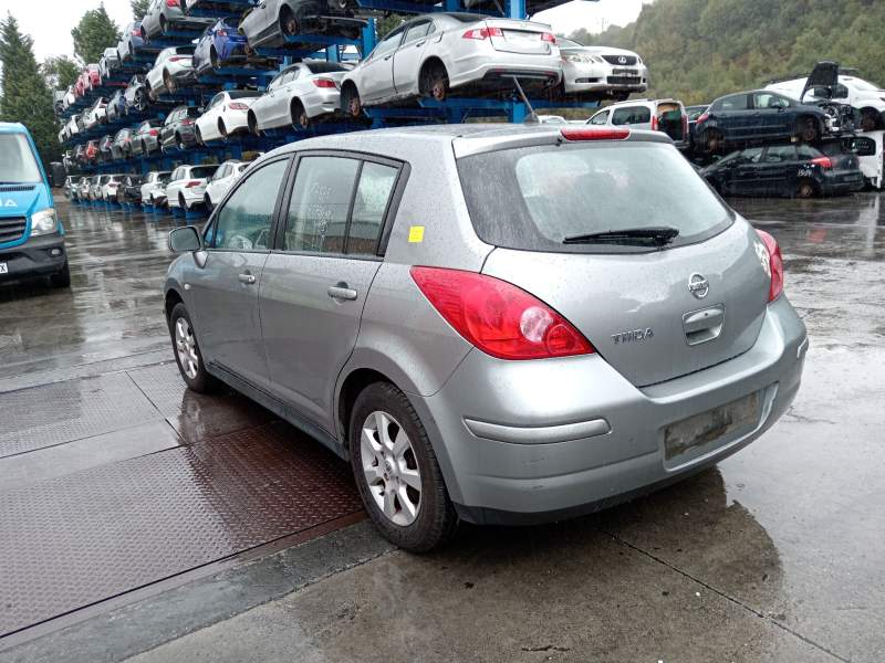 nissan tiida hatchback (c11) del año 2008
