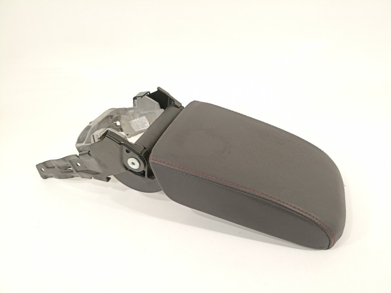 Recambio de apoyabrazos central para volkswagen golf vii lim. gti ´´performance´´ bluemotion referencia OEM IAM 5G0864207D  