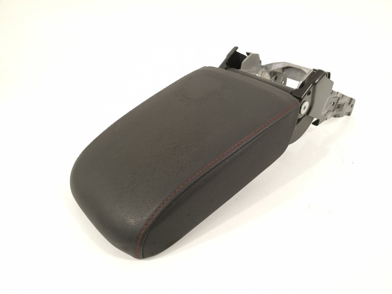 Recambio de apoyabrazos central para volkswagen golf vii lim. gti ´´performance´´ bluemotion referencia OEM IAM 5G0864207D  