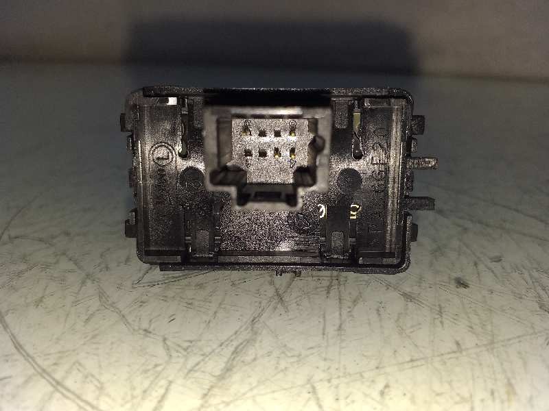 Recambio de mando elevalunas delantero derecho para renault megane iv berlina 5p bose-edition referencia OEM IAM 254214896R  