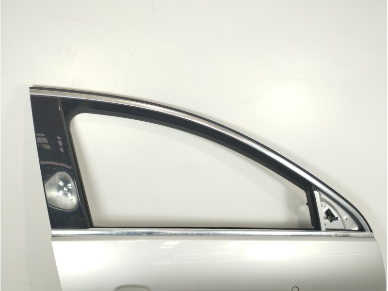 Recambio de puerta delantera derecha para opel insignia berlina cosmo referencia OEM IAM 39062234  