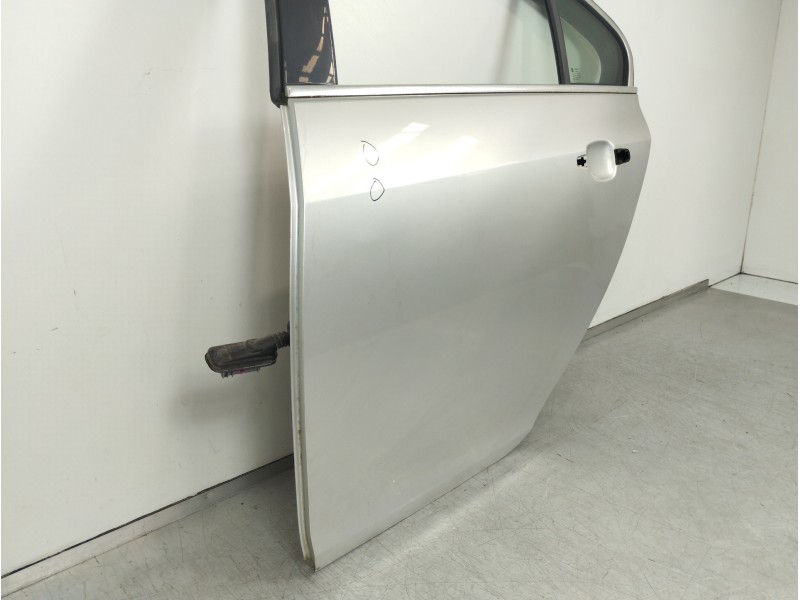 Recambio de puerta trasera izquierda para opel insignia berlina cosmo referencia OEM IAM 22796347  