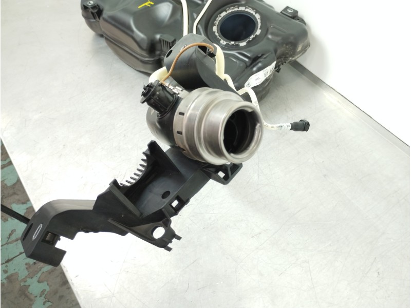 Recambio de deposito combustible para seat arona xperience referencia OEM IAM 2Q020101  