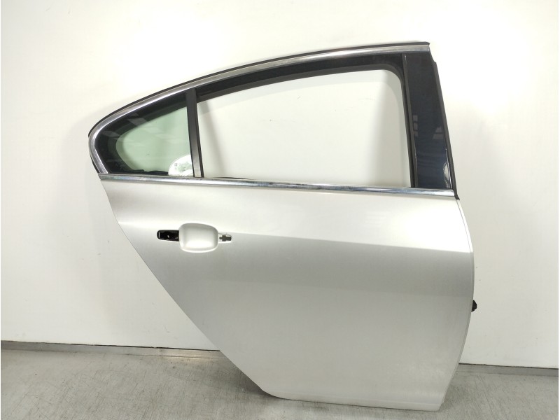 Recambio de puerta trasera derecha para opel insignia berlina cosmo referencia OEM IAM 22796348  