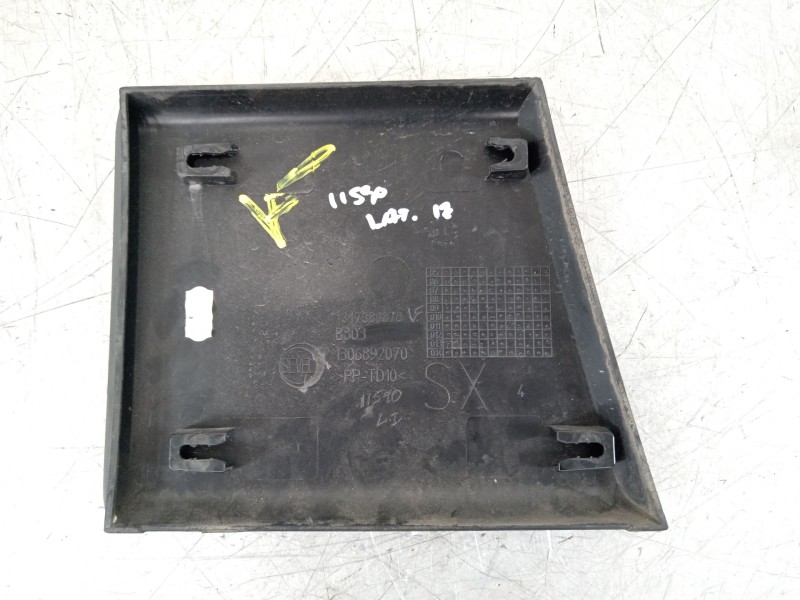 Recambio de moldura para citroën jumper kombi 30 l1h1 blue-hdi 140 referencia OEM IAM 1637295780 1317380070 