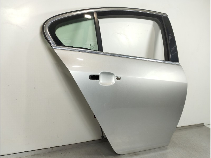 Recambio de puerta trasera derecha para opel insignia berlina cosmo referencia OEM IAM 22796348  