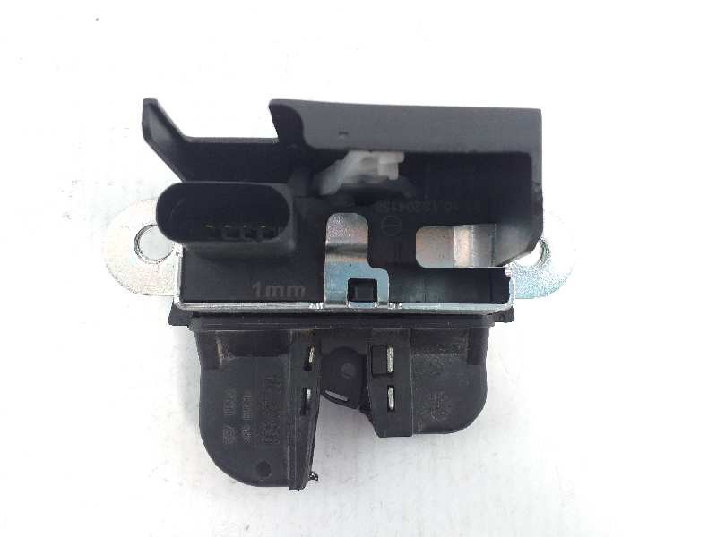 Recambio de cerradura maletero / porton para volkswagen golf vii lim. gti ´´performance´´ bluemotion referencia OEM IAM 5G682750