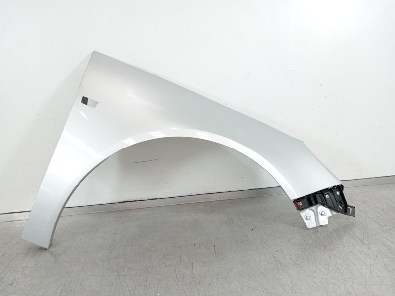 Recambio de aleta delantera derecha para opel insignia berlina cosmo referencia OEM IAM   