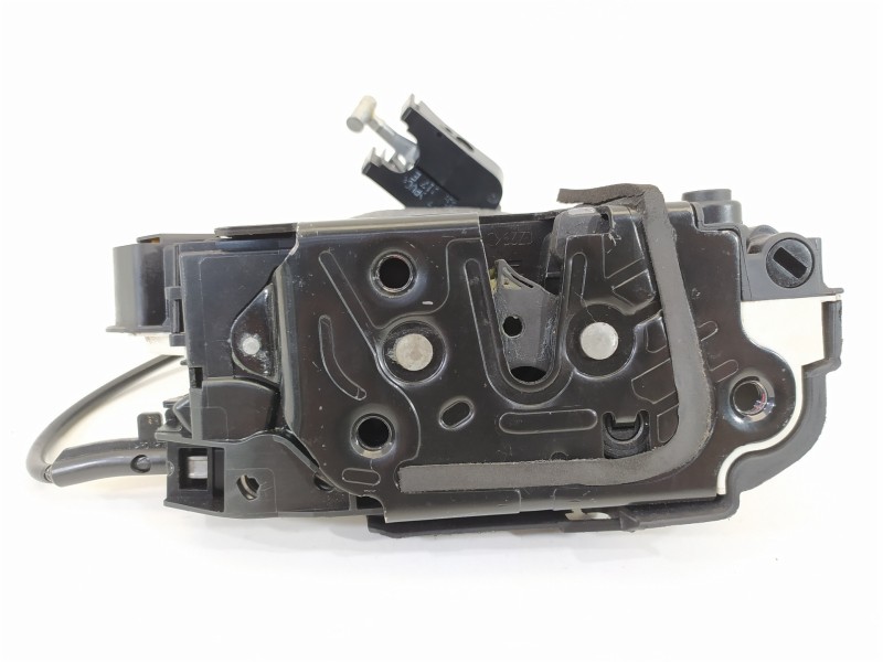 Recambio de cerradura puerta trasera derecha para volkswagen golf vii lim. gti ´´performance´´ bluemotion referencia OEM IAM 5K4