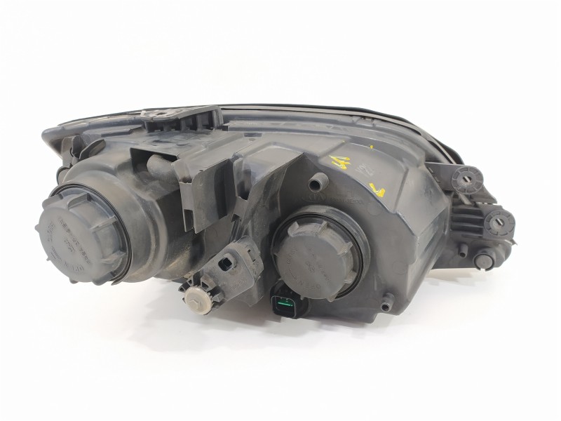 Recambio de faro izquierdo para kia sorento 2.5 crdi active referencia OEM IAM 921013E5XX  