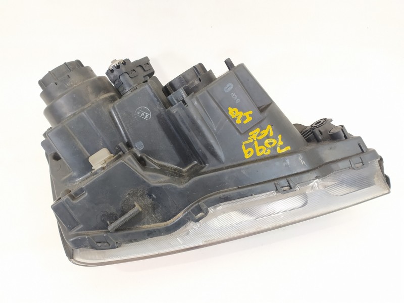 Recambio de faro izquierdo para kia sorento 2.5 crdi active referencia OEM IAM 921013E5XX  
