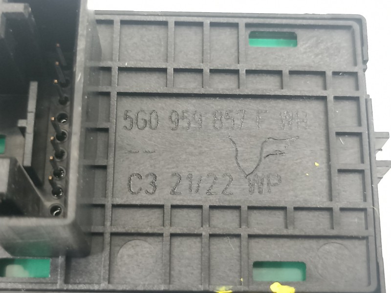 Recambio de mando elevalunas delantero izquierdo para seat arona xperience referencia OEM IAM 5G0959857F  