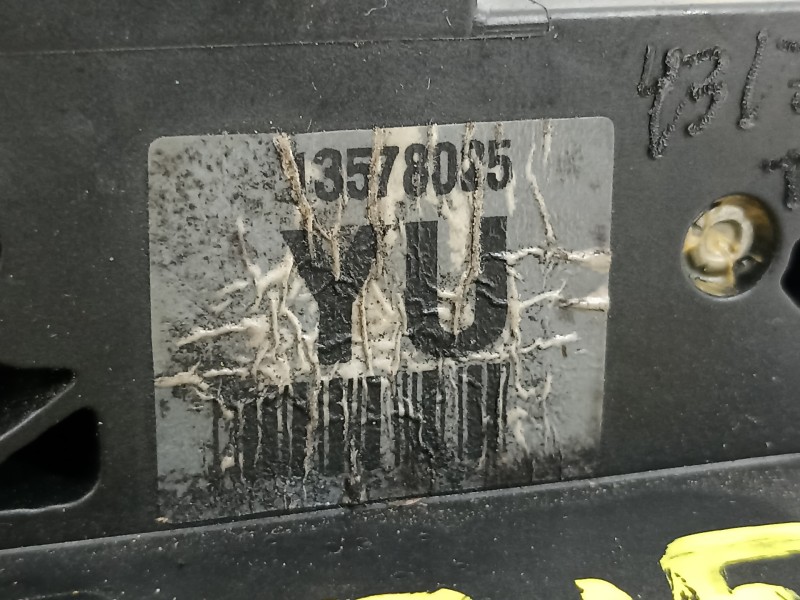 Recambio de cerradura puerta trasera derecha para opel insignia berlina cosmo referencia OEM IAM 13578025  