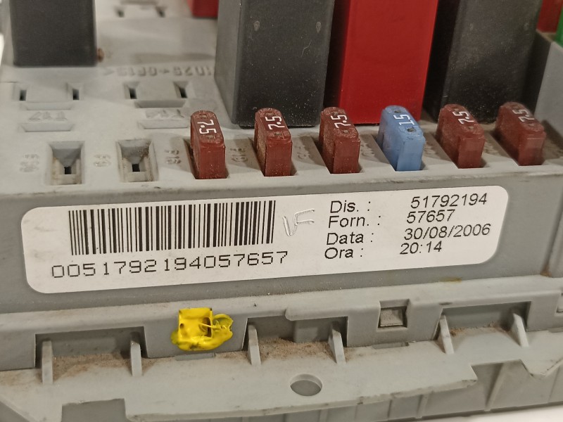 Recambio de caja reles / fusibles para lancia ypsilon (101) 1.2 8v referencia OEM IAM 51792194  