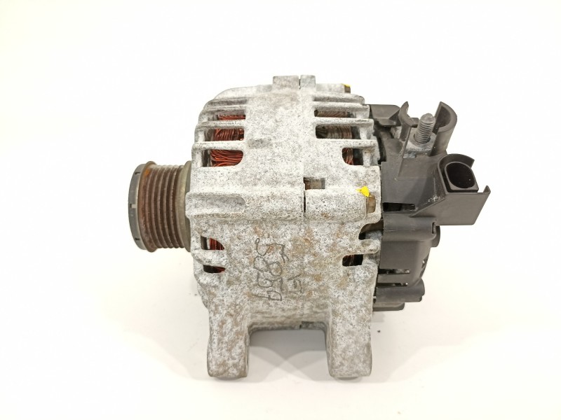 Recambio de alternador para ford fiesta (cb1) ghia referencia OEM IAM 8V2110300AB  