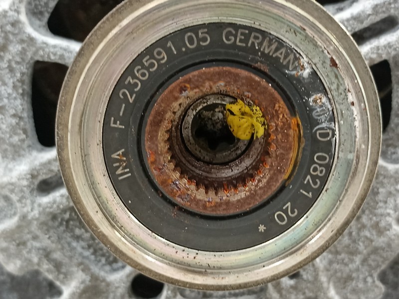 Recambio de alternador para ford fiesta (cb1) ghia referencia OEM IAM 8V2110300AB  