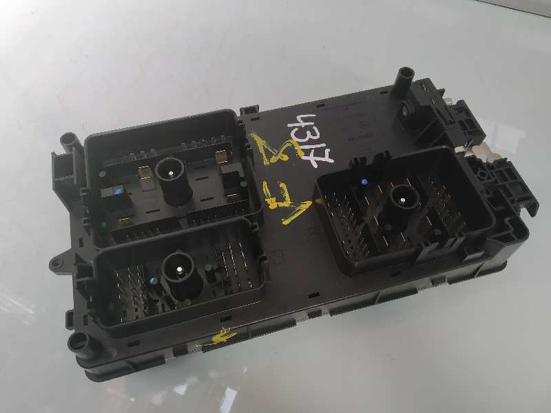 Recambio de caja reles / fusibles para opel insignia berlina cosmo referencia OEM IAM 1334347901 529050199 