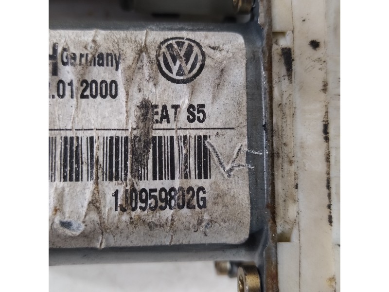 Recambio de motor elevalunas delantero derecho para seat toledo (1m2) select referencia OEM IAM 1J0959802G  