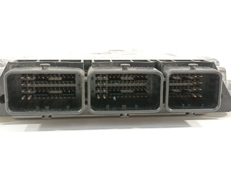 Recambio de centralita motor uce para renault megane iii berlina 5 p dynamique referencia OEM IAM 237100055R  