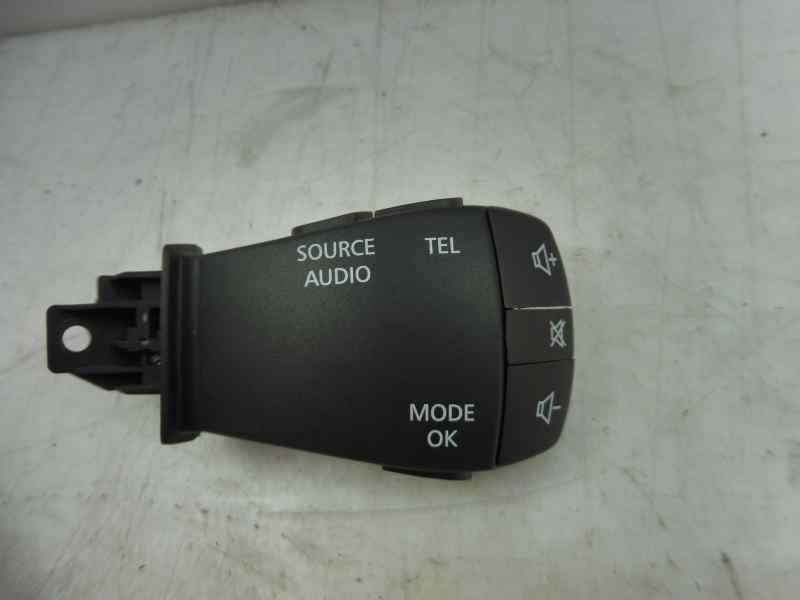 Recambio de mando multifuncion para renault megane iv berlina 5p gt-line referencia OEM IAM 255520229R  