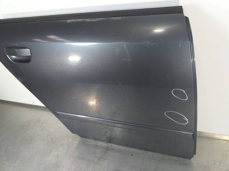 Recambio de puerta trasera derecha para audi a4 berlina (8e) 1.8 t referencia OEM IAM 8E0833052  