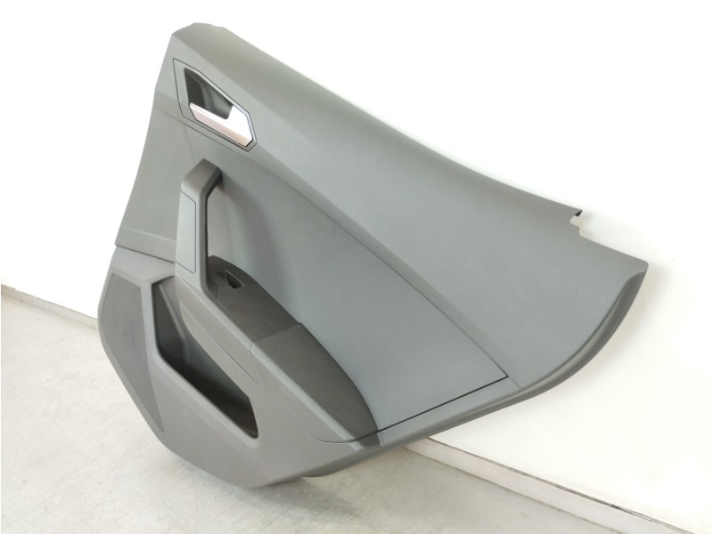 Recambio de guarnecido puerta trasera derecha para seat arona xperience referencia OEM IAM 6F0867134  