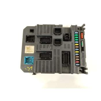 CAJA RELES / FUSIBLES 9663798180 BSI2004P0200