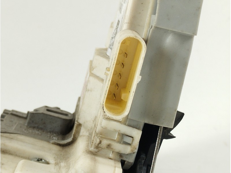 Recambio de cerradura puerta delantera derecha para audi a3 sportback (8va) ambiente referencia OEM IAM 8X1837016A  