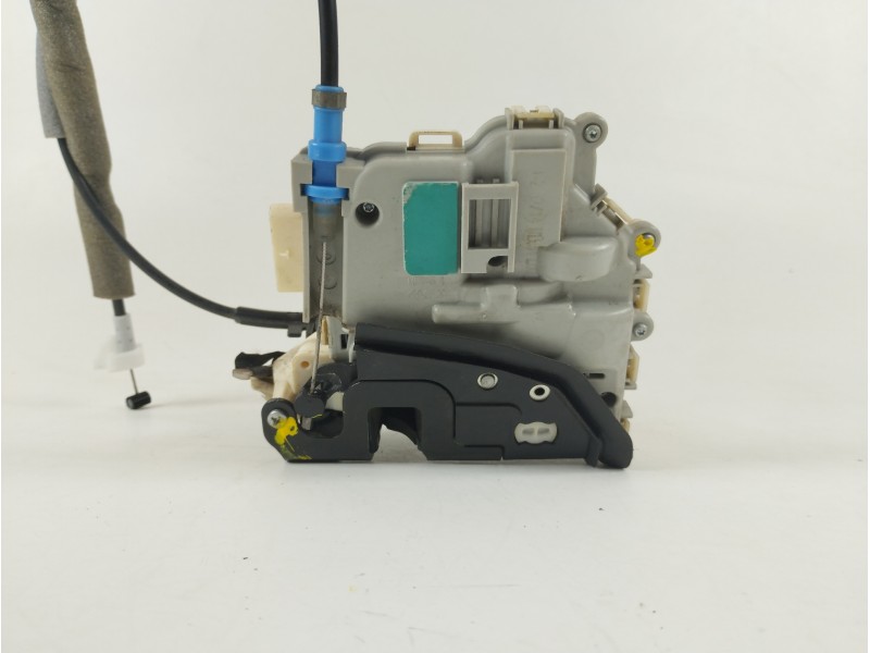 Recambio de cerradura puerta delantera derecha para audi a3 sportback (8va) ambiente referencia OEM IAM 8X1837016A  