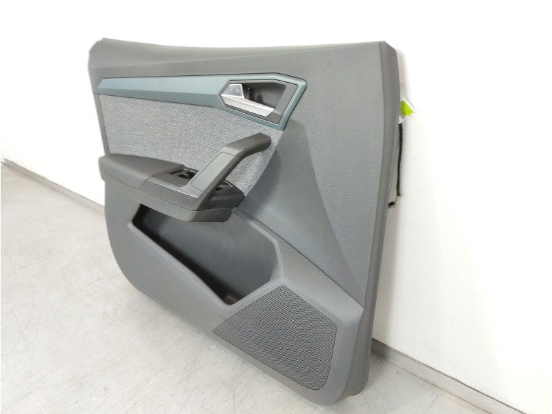 Recambio de guarnecido puerta delantera izquierda para seat arona xperience referencia OEM IAM 6F0867131  
