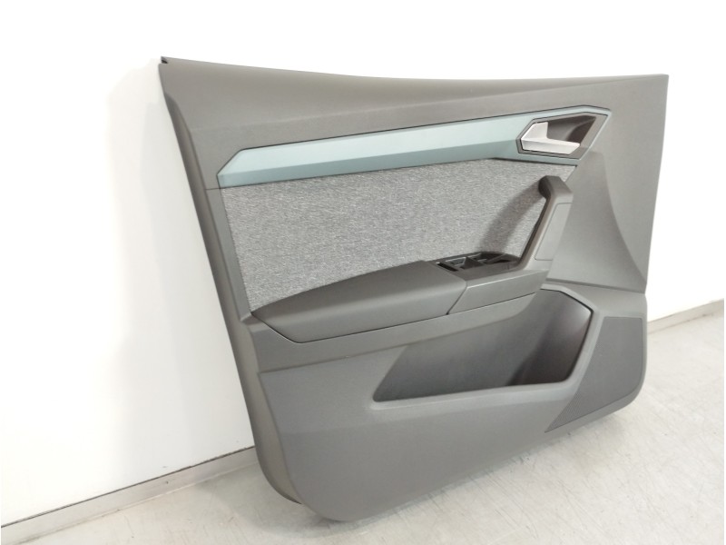 Recambio de guarnecido puerta delantera izquierda para seat arona xperience referencia OEM IAM 6F0867131  